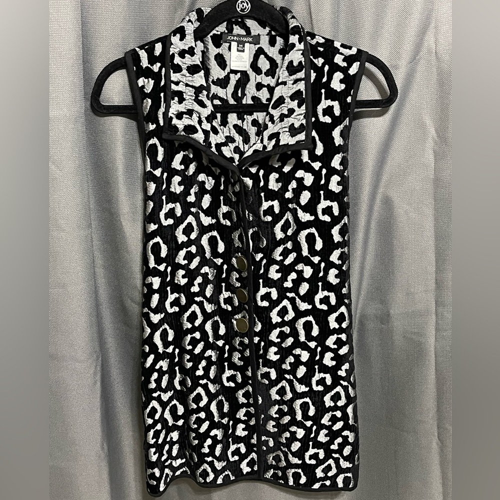 Who said print can’t be sexy this is reversible